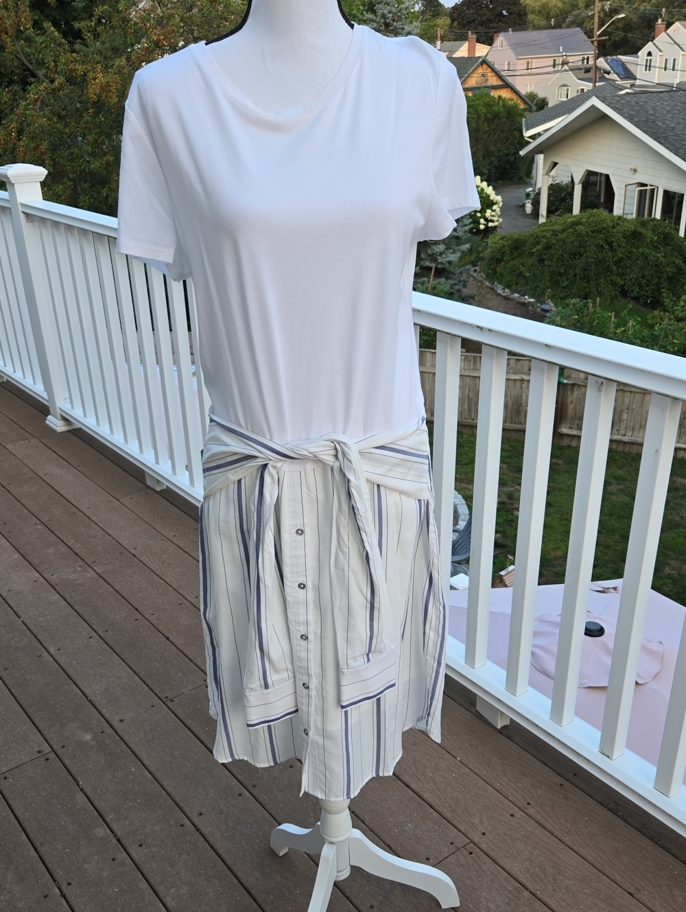 Dkny White Short Sleeve Dresss with Striped Shirt-Tie Waist Skirt Unique. M
